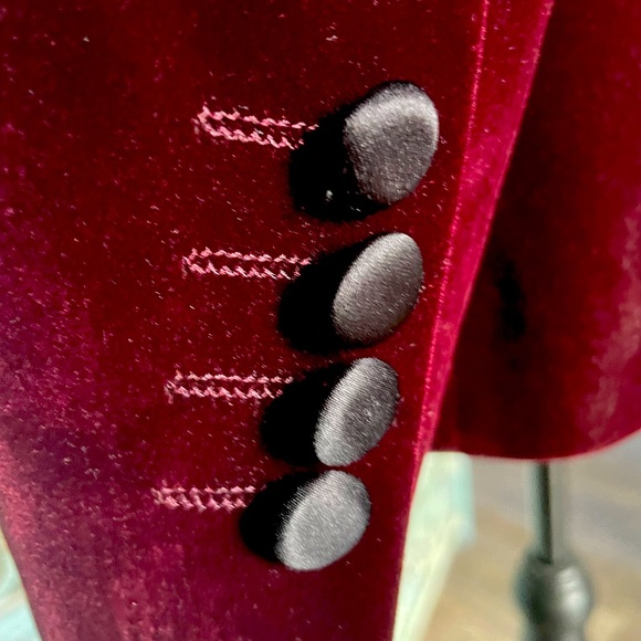 Paisley & Gray Men’s 38 Regular Burgundy Velvet Smoking Jacket - Picture 2 of 8